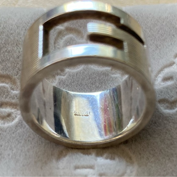 100% AUTHENTIC GUCCI SILVER STERLING RING SIZE 5 1/2 - Picture 4 of 9